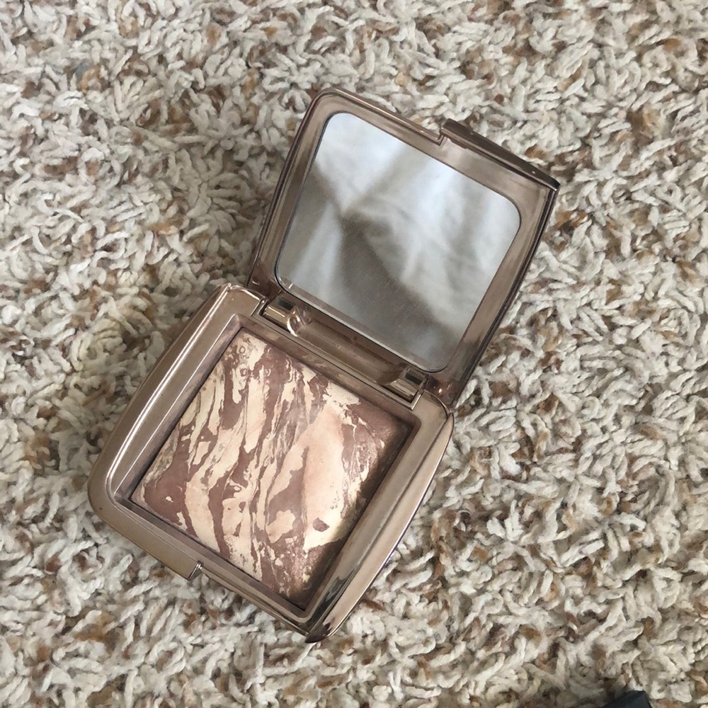 Hourglass ambient lighting bronzer diffused bronze